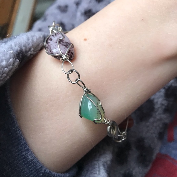DONATING 8/1! | Beautiful gemstone wire bracelet - Picture 4 of 6